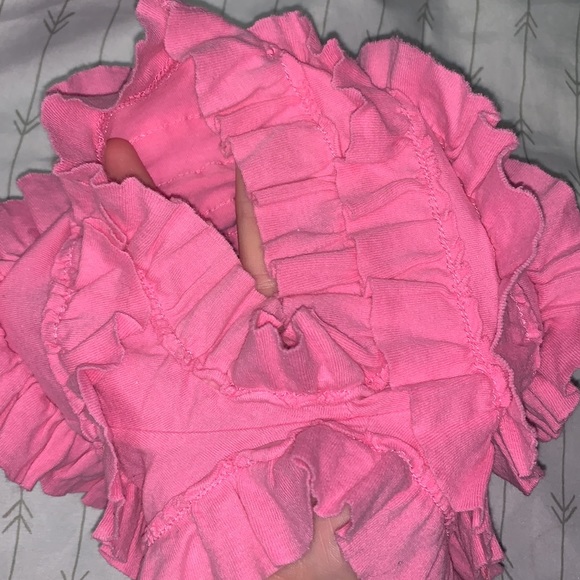 this is a 2 piece baby outfit. - Picture 3 of 8